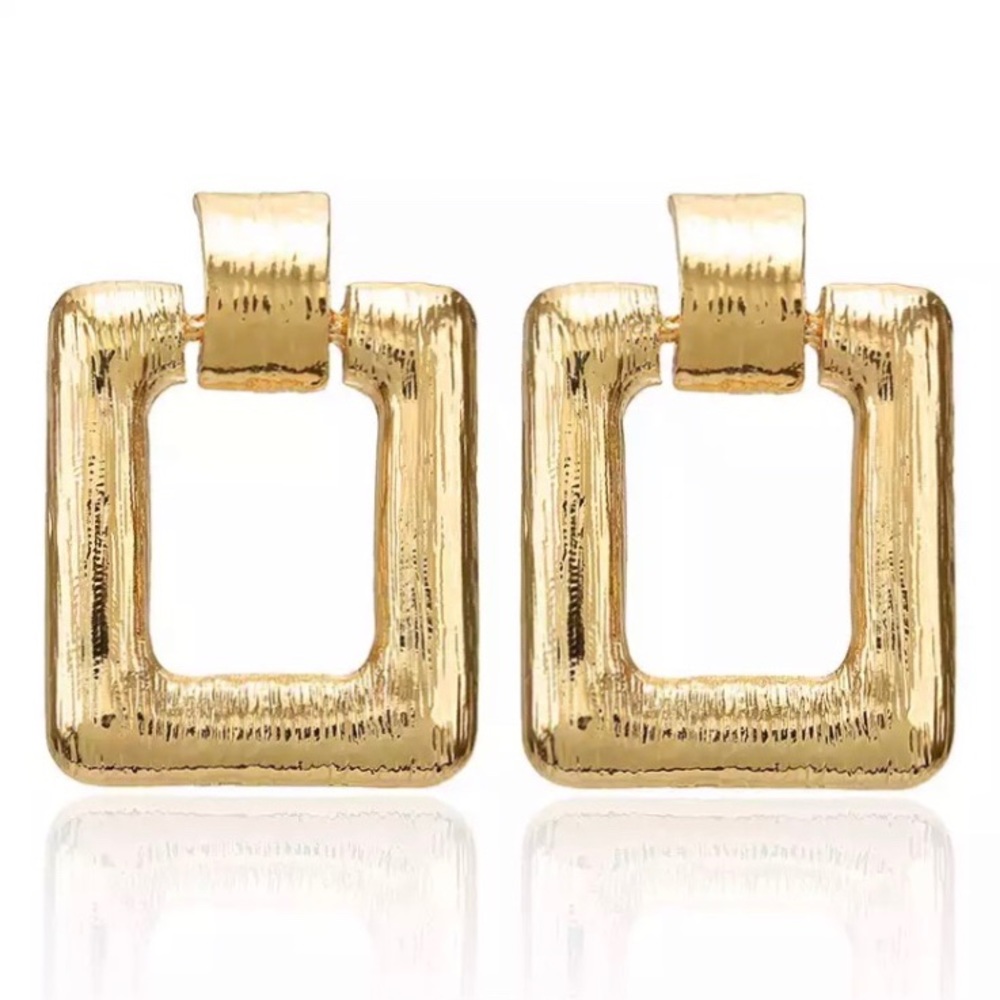 Rita Gold Square Statement Earrings 🎁 BUNDLE EARRINGS - 3/$55 OR 5/$70 🎁